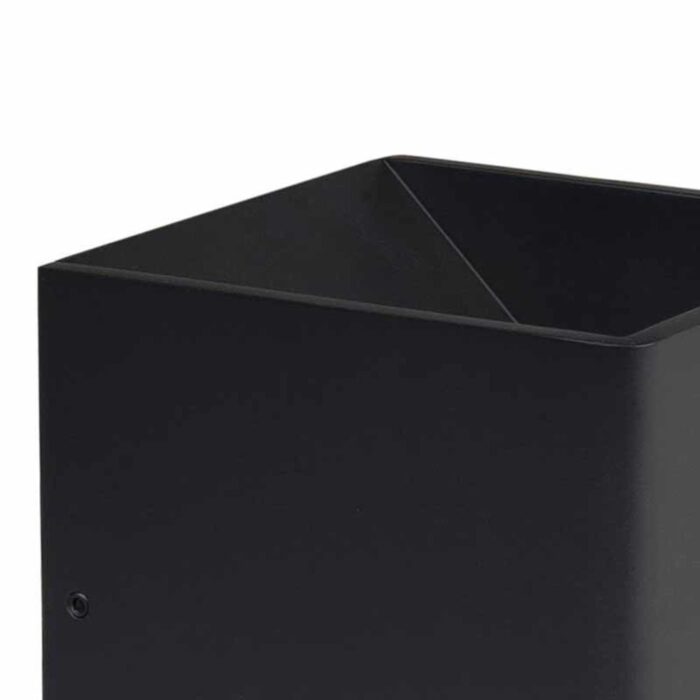 wandlamp zwart Stretto L10cm detail 2
